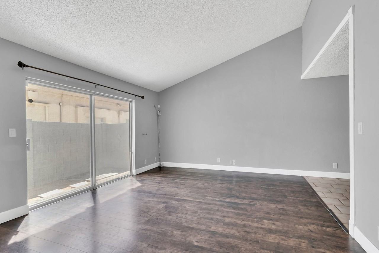 8022 N 32nd Dr #1 - Photo 6 of 20