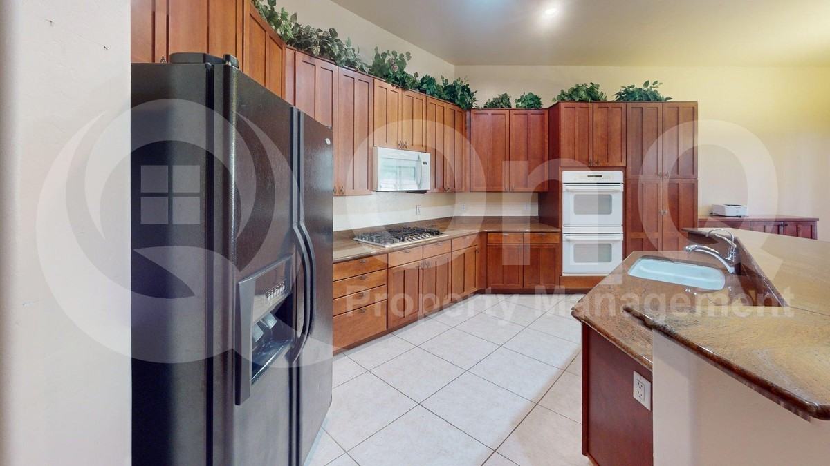 1230 N Golden Palomino Pl - Photo 2 of 24
