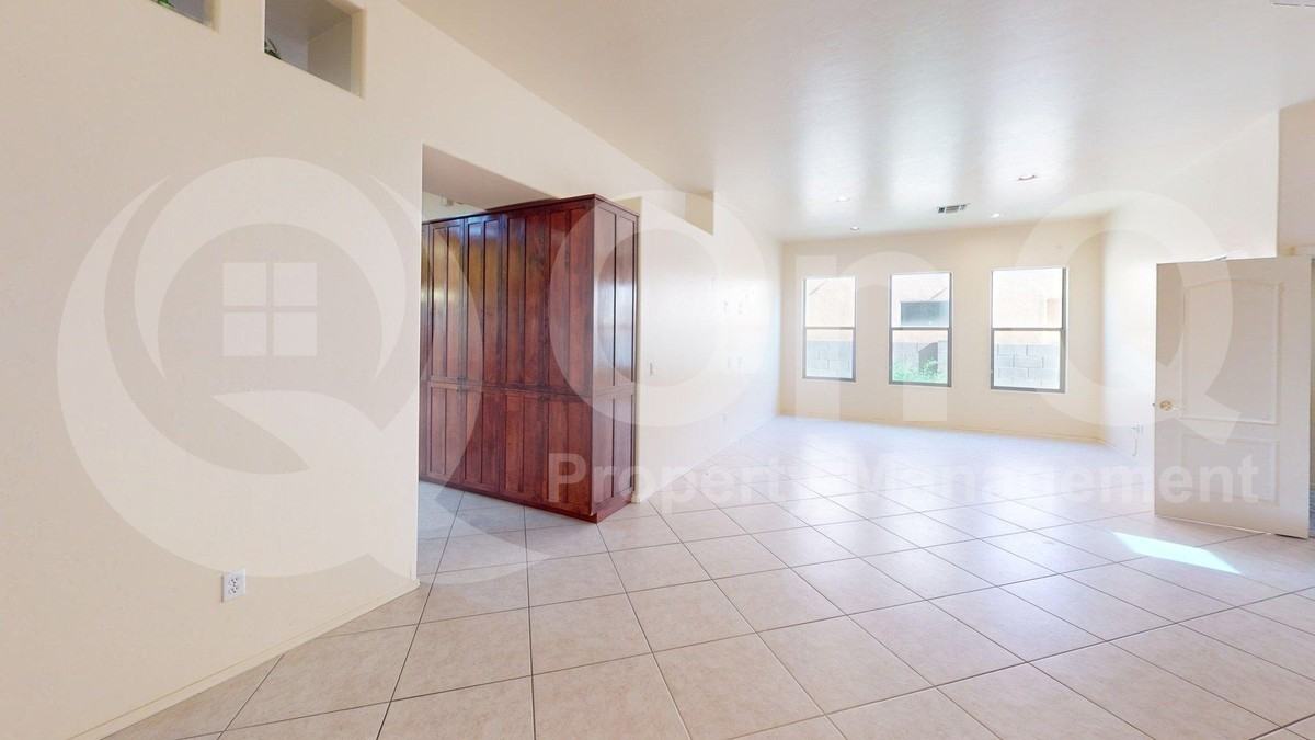 1230 N Golden Palomino Pl - Photo 5 of 24