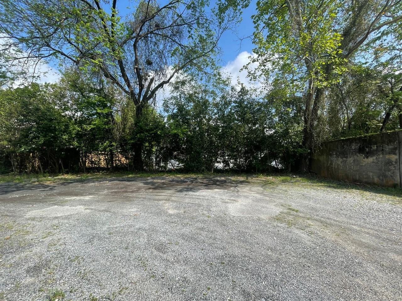 420 College St #B - Photo 6 of 8