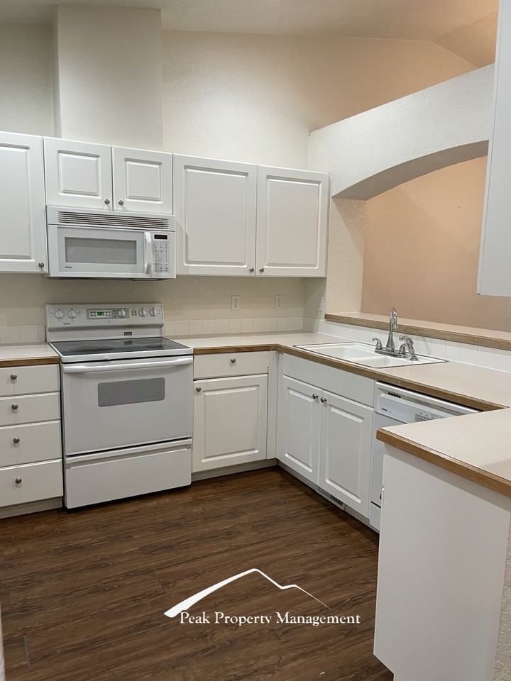 6196 W Villa Park St #1 - Photo 4 of 4