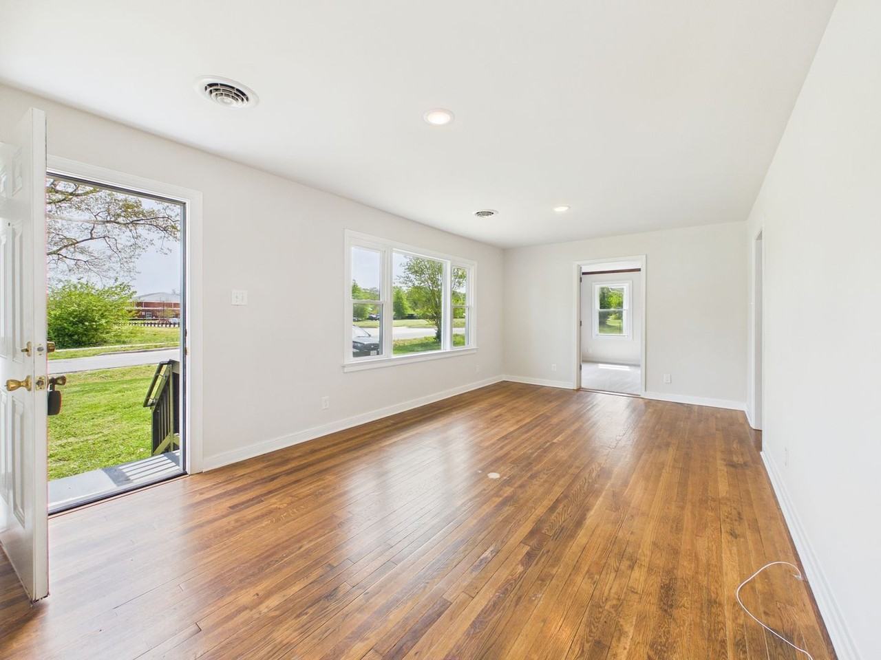 1706 Catalina Dr - Photo 3 of 28