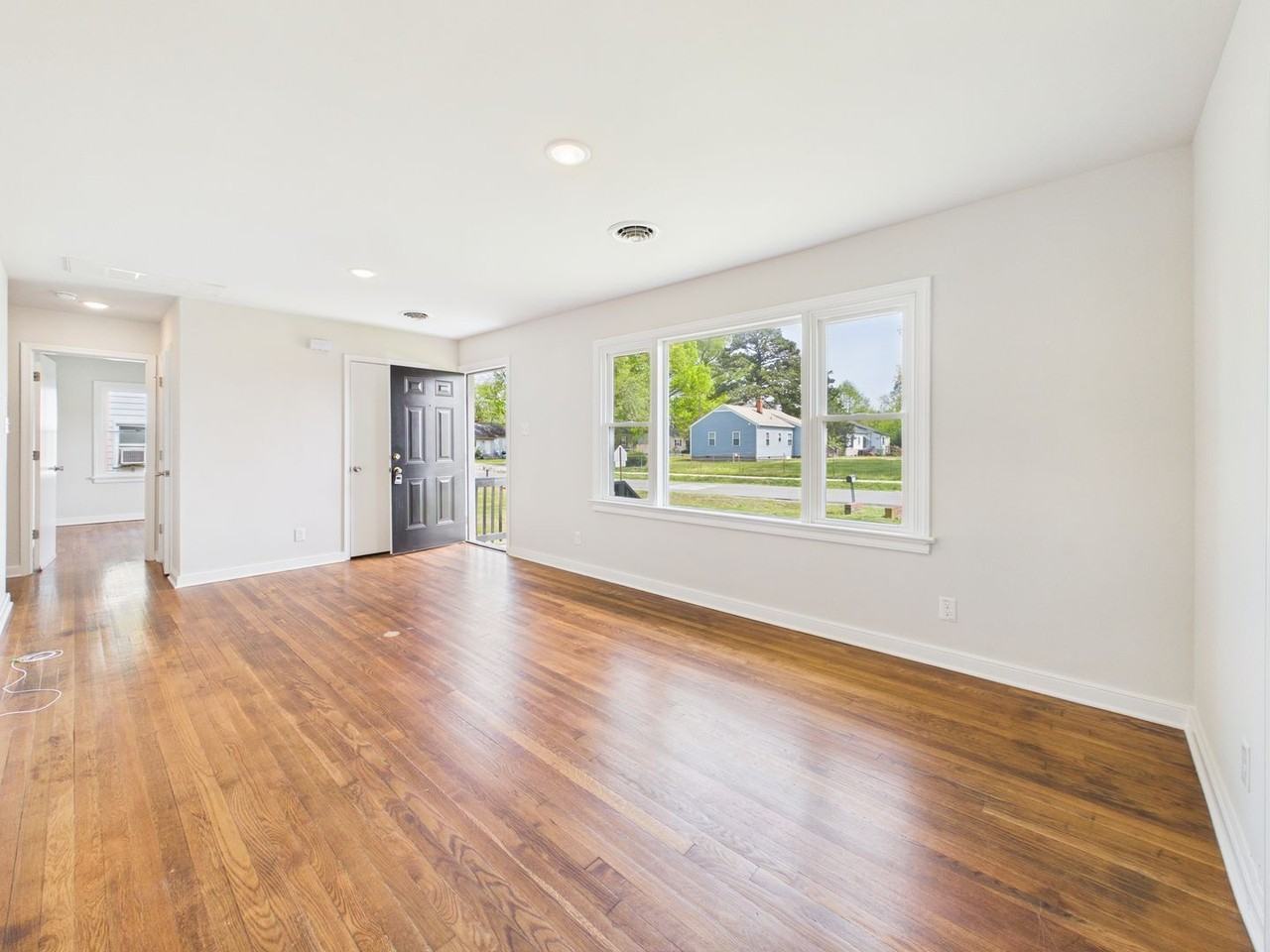 1706 Catalina Dr - Photo 5 of 28