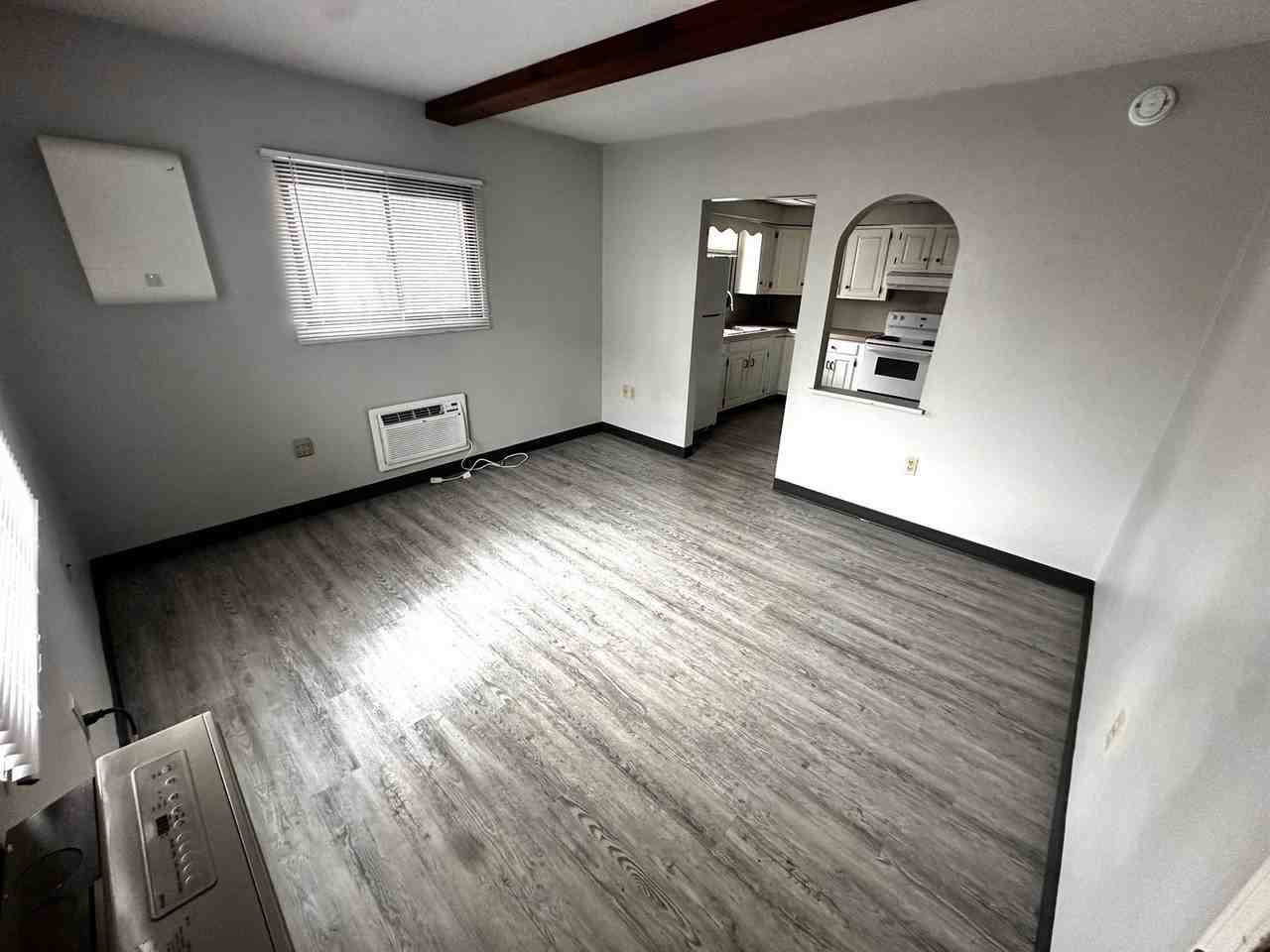 10 Thompson St #E - Photo 3 of 9