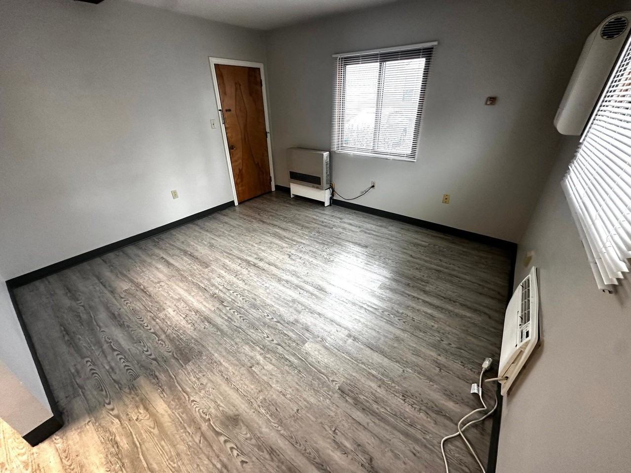 10 Thompson St #E - Photo 4 of 9