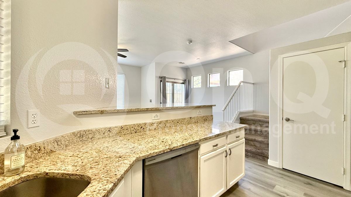 1430 S Boulder St #B - Photo 2 of 15