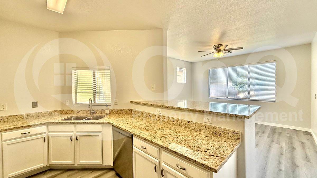 1430 S Boulder St #B - Photo 3 of 15