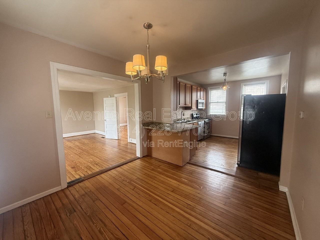 240 W Essex Ave - Photo 3 of 11