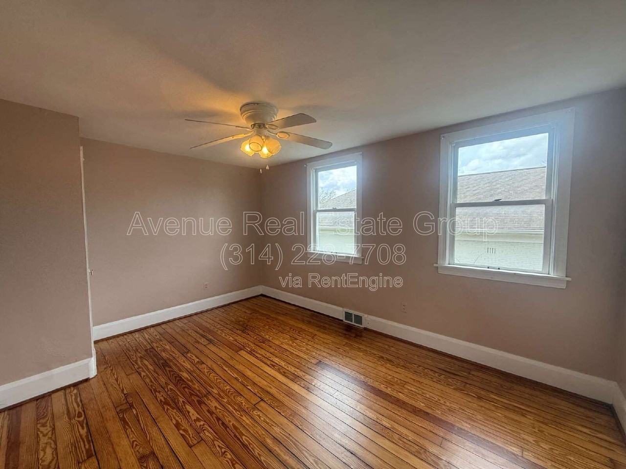 240 W Essex Ave - Photo 6 of 11