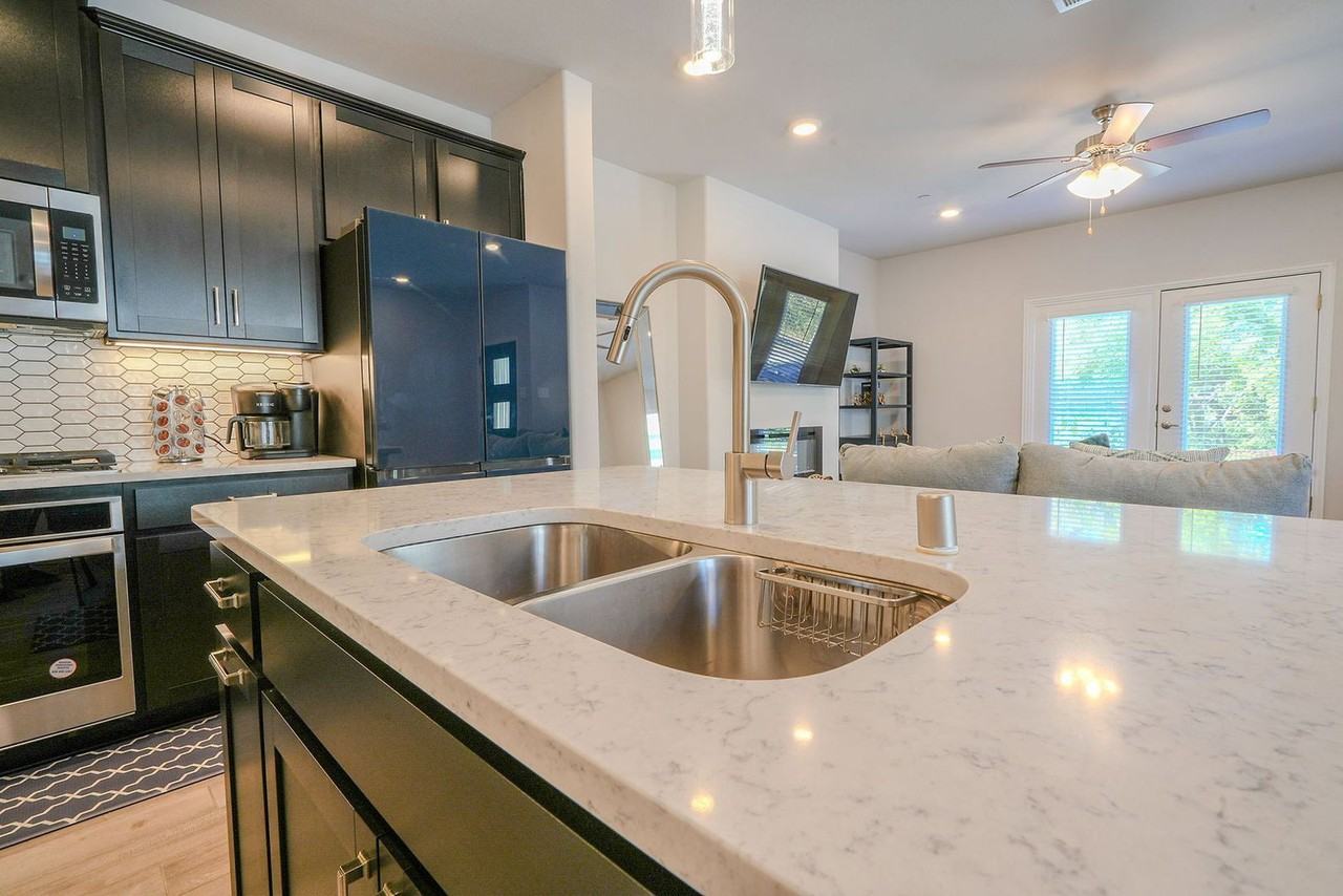 2130 Argolis Dr - Photo 3 of 7