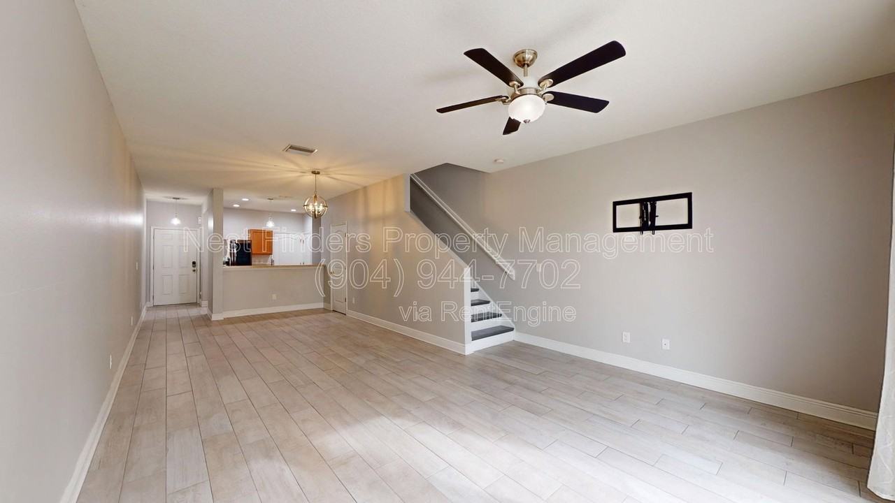 6032 Bartram Village Dr - Photo 4 of 22
