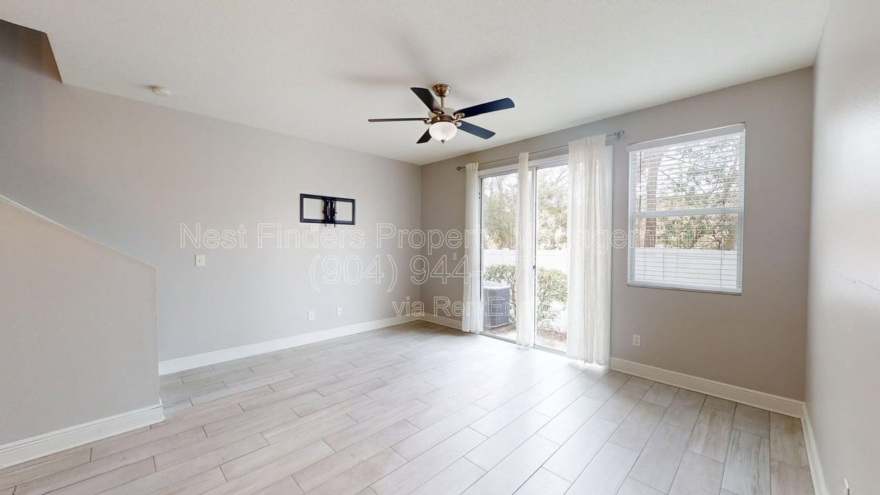 6032 Bartram Village Dr - Photo 7 of 22