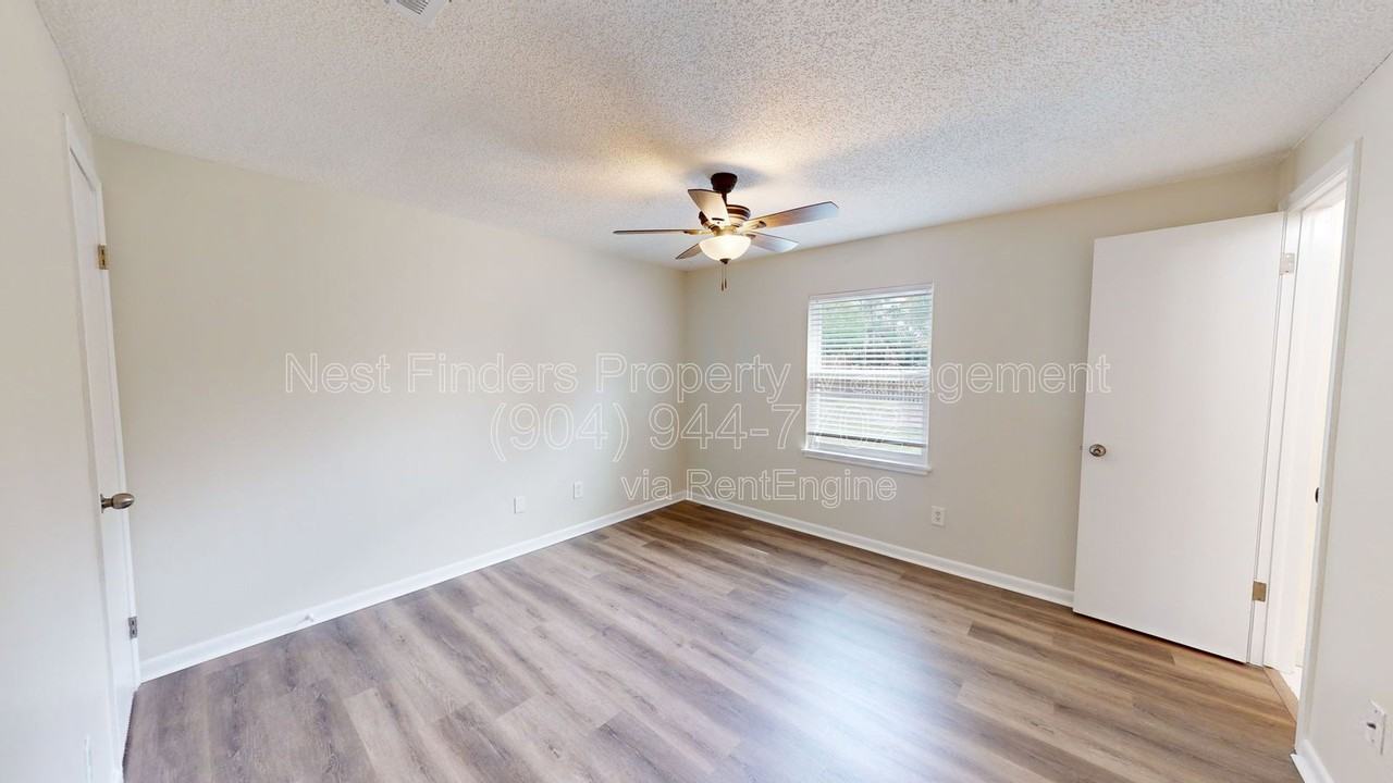 104 Dolphin Blvd E - Photo 3 of 22