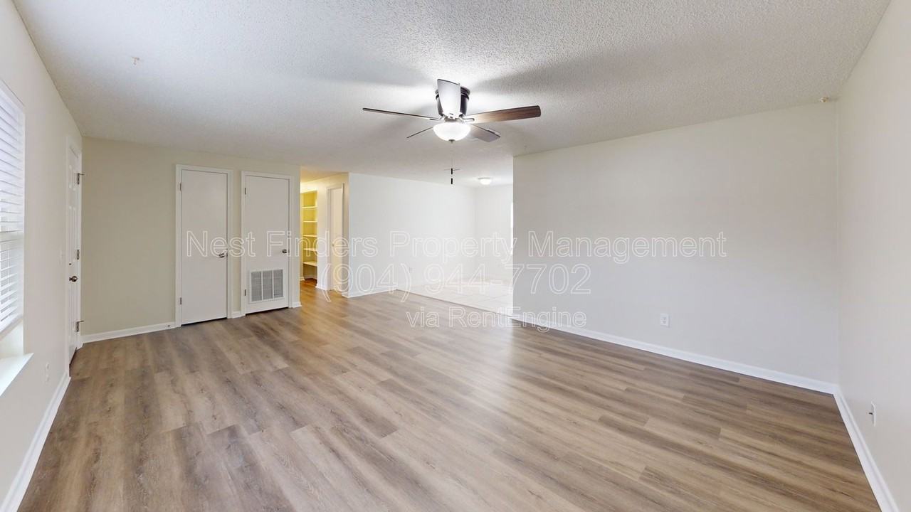 104 Dolphin Blvd E - Photo 4 of 22