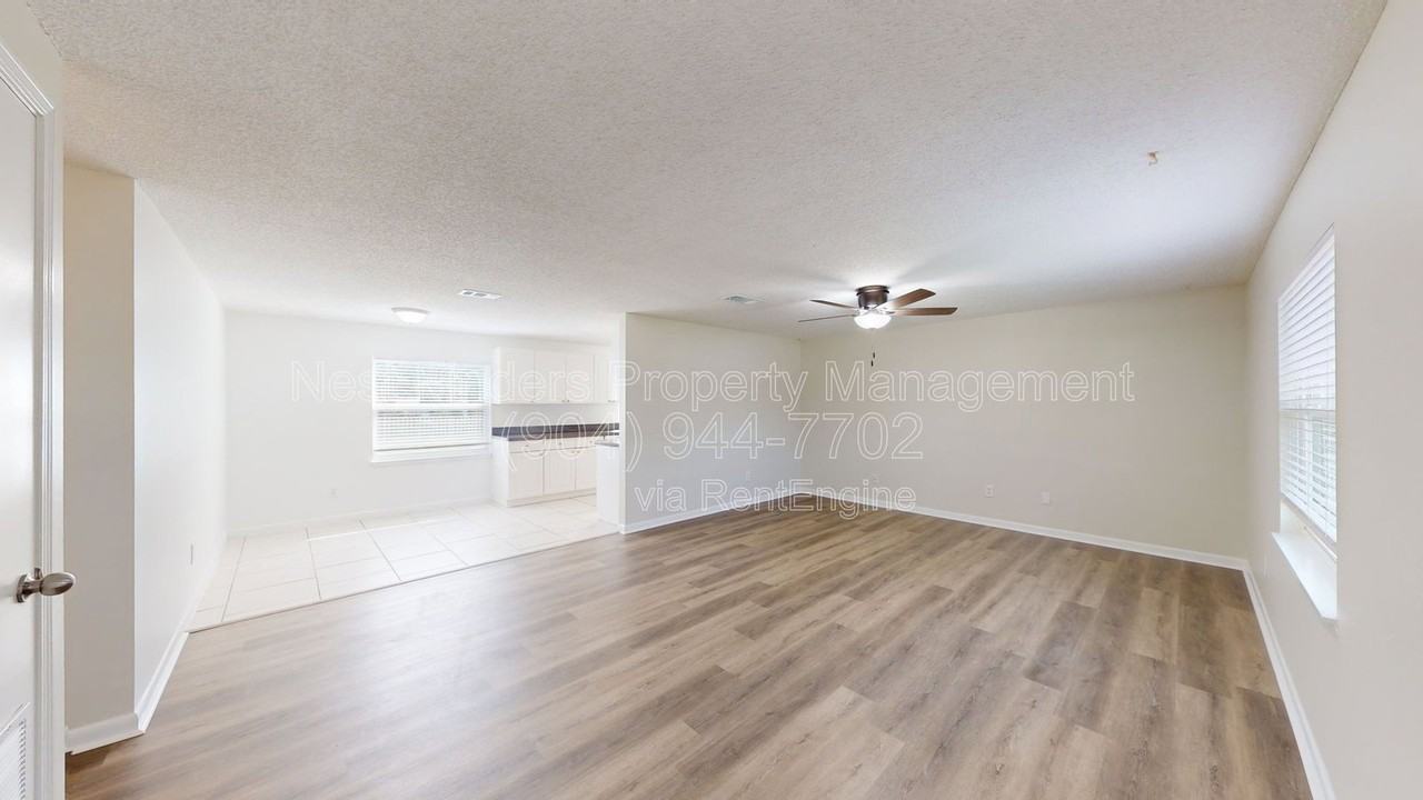 104 Dolphin Blvd E - Photo 6 of 22