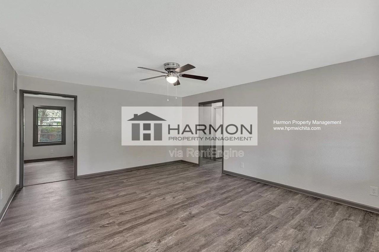 8302 E Gilbert St - Photo 2 of 10