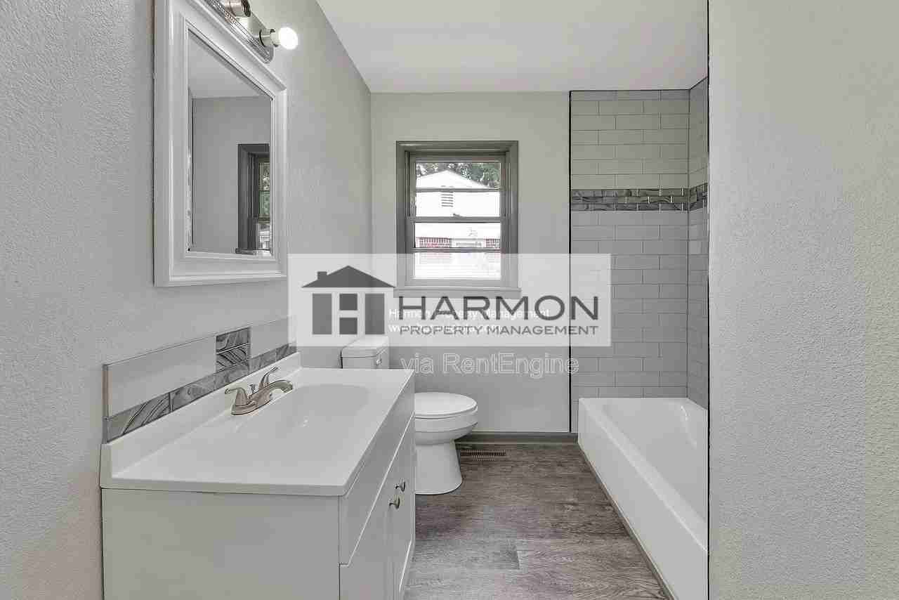 8302 E Gilbert St - Photo 4 of 10