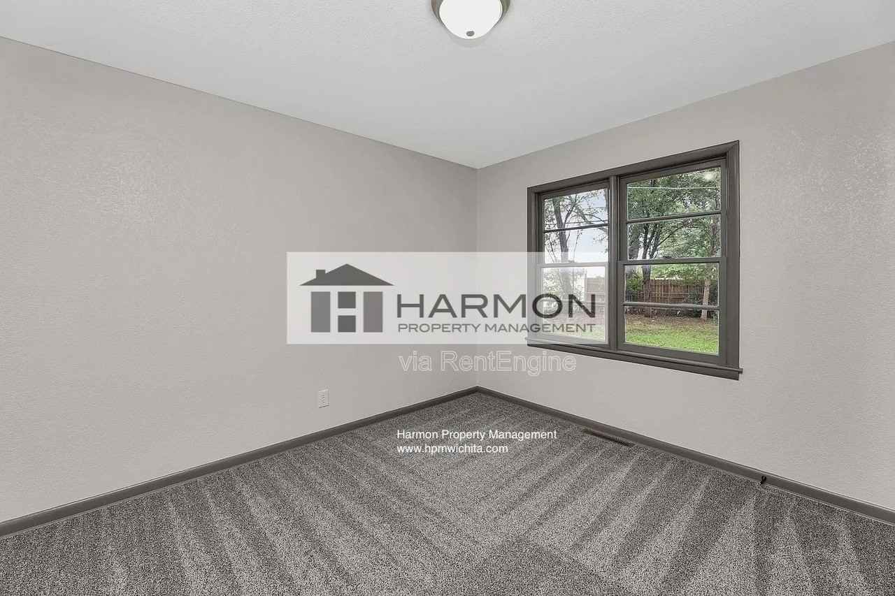 8302 E Gilbert St - Photo 6 of 10