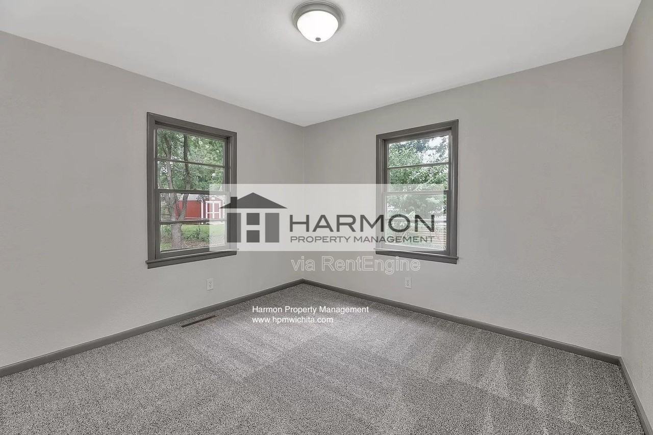 8302 E Gilbert St - Photo 7 of 10