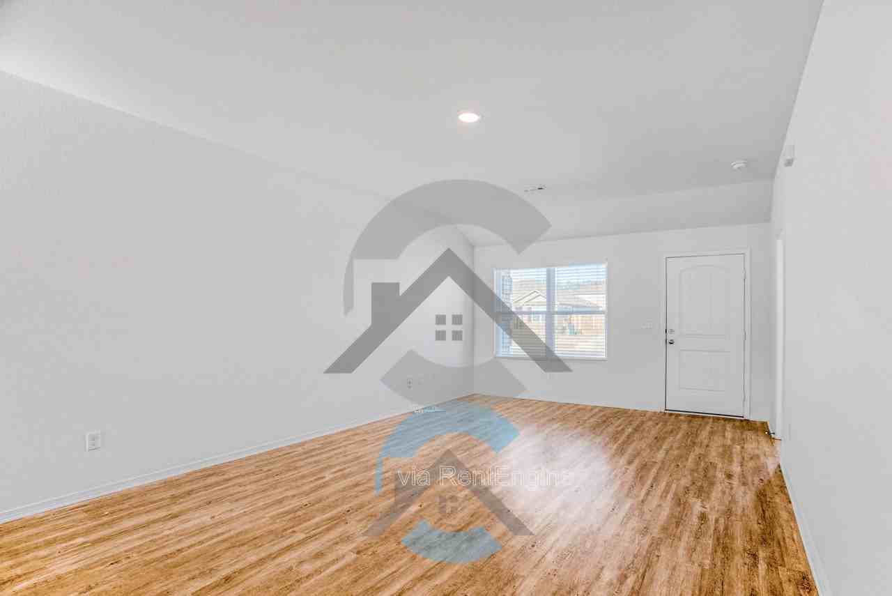 1265 Cowbell St - Photo 3 of 15