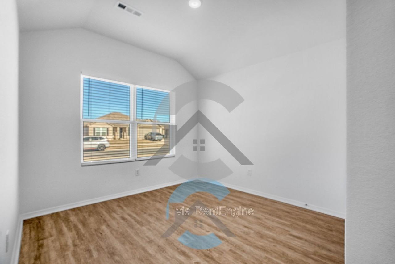 1265 Cowbell St - Photo 7 of 15