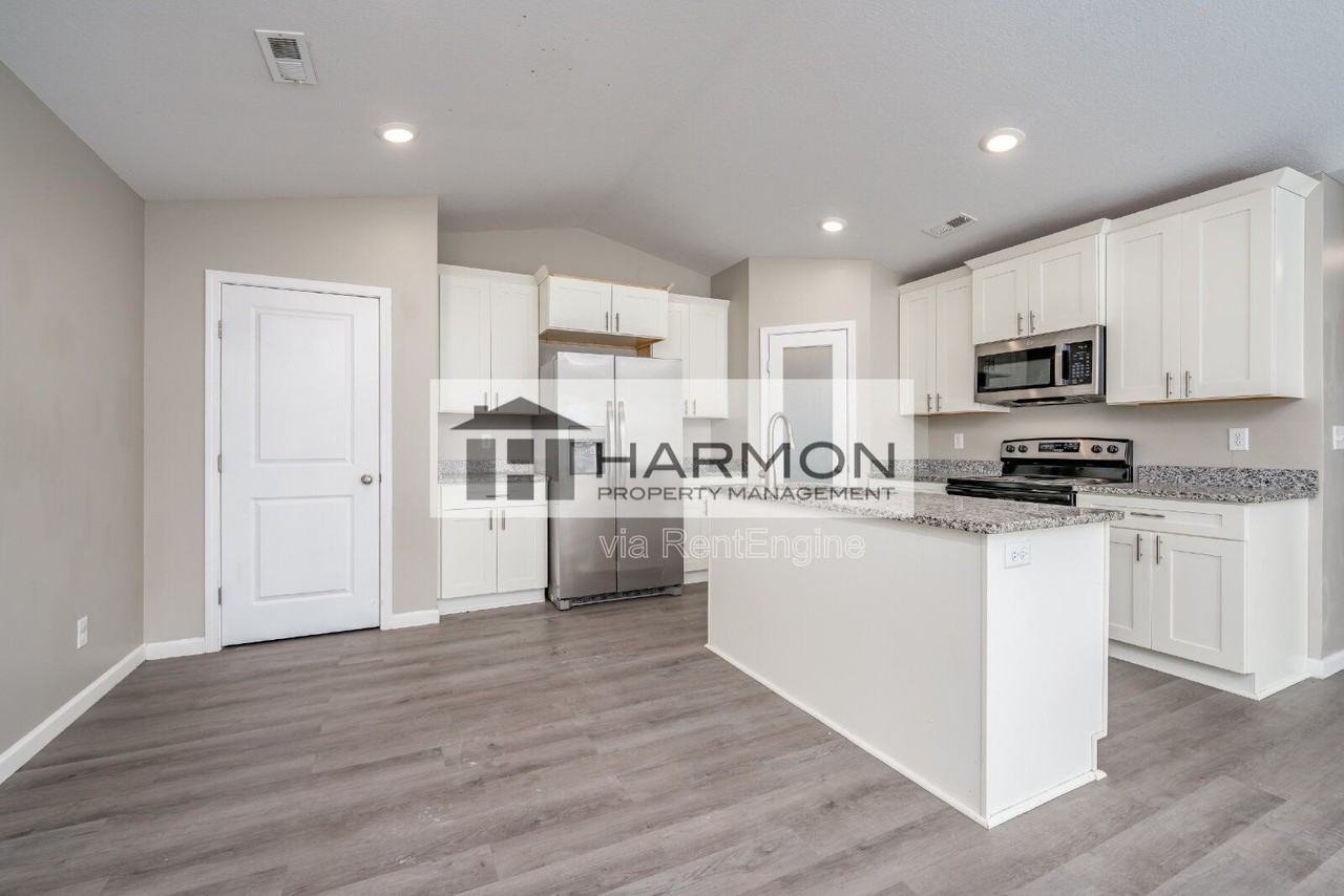 416 N Georgie Ave - Photo 3 of 14