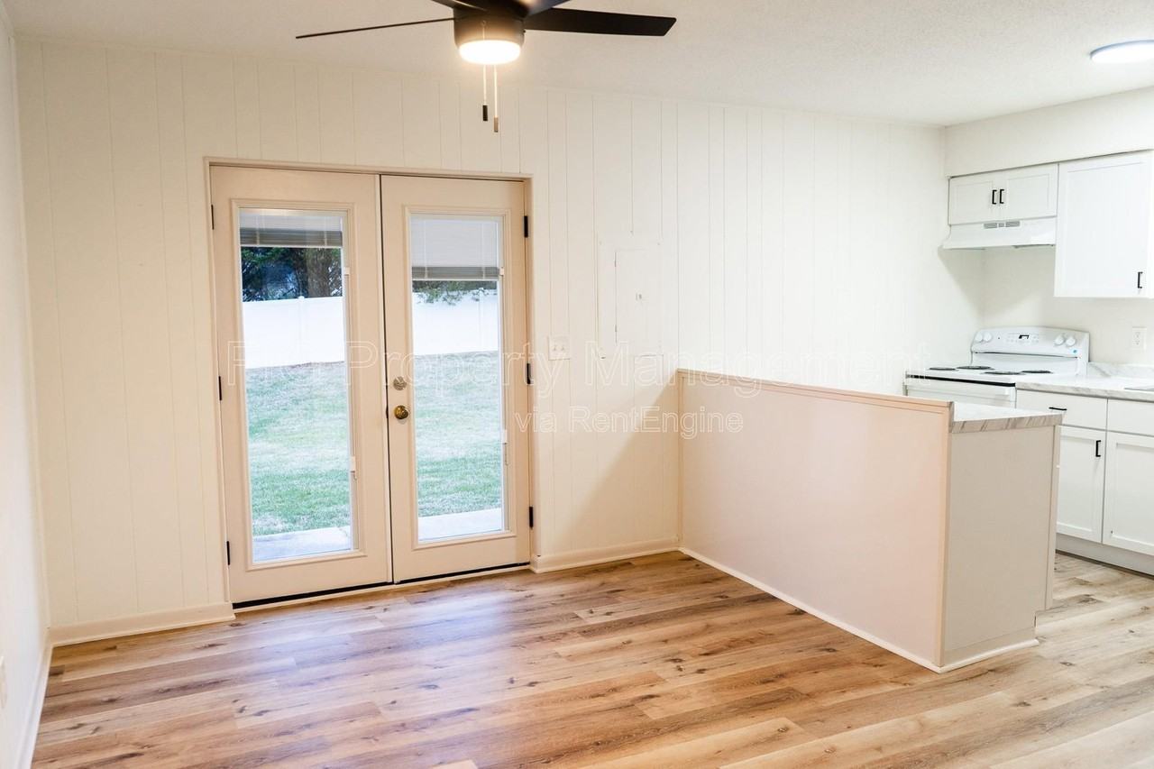 3120 E Governor John Sevier Hwy - Photo 4 of 21