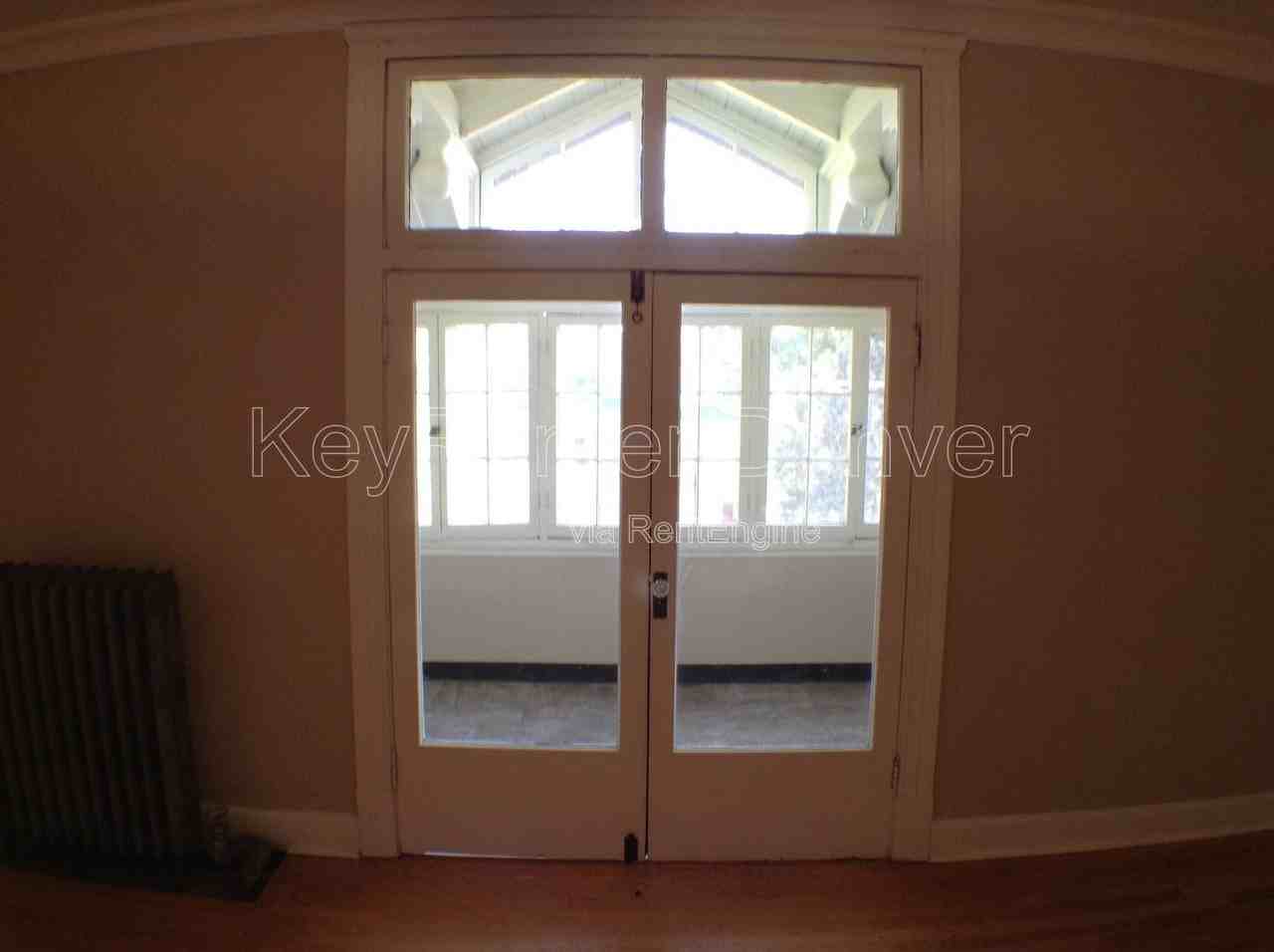 1408 Elizabeth St - Photo 3 of 23