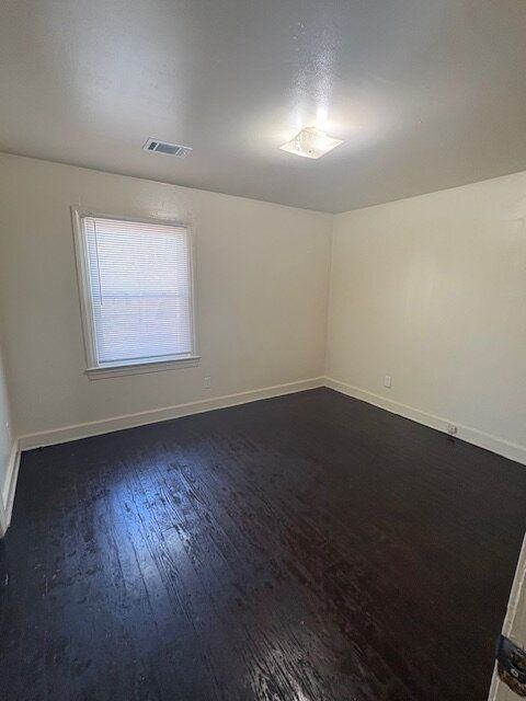 503 Battle St #A - Photo 3 of 15