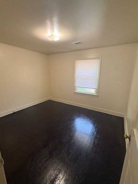 503 Battle St #A - Photo 5 of 15