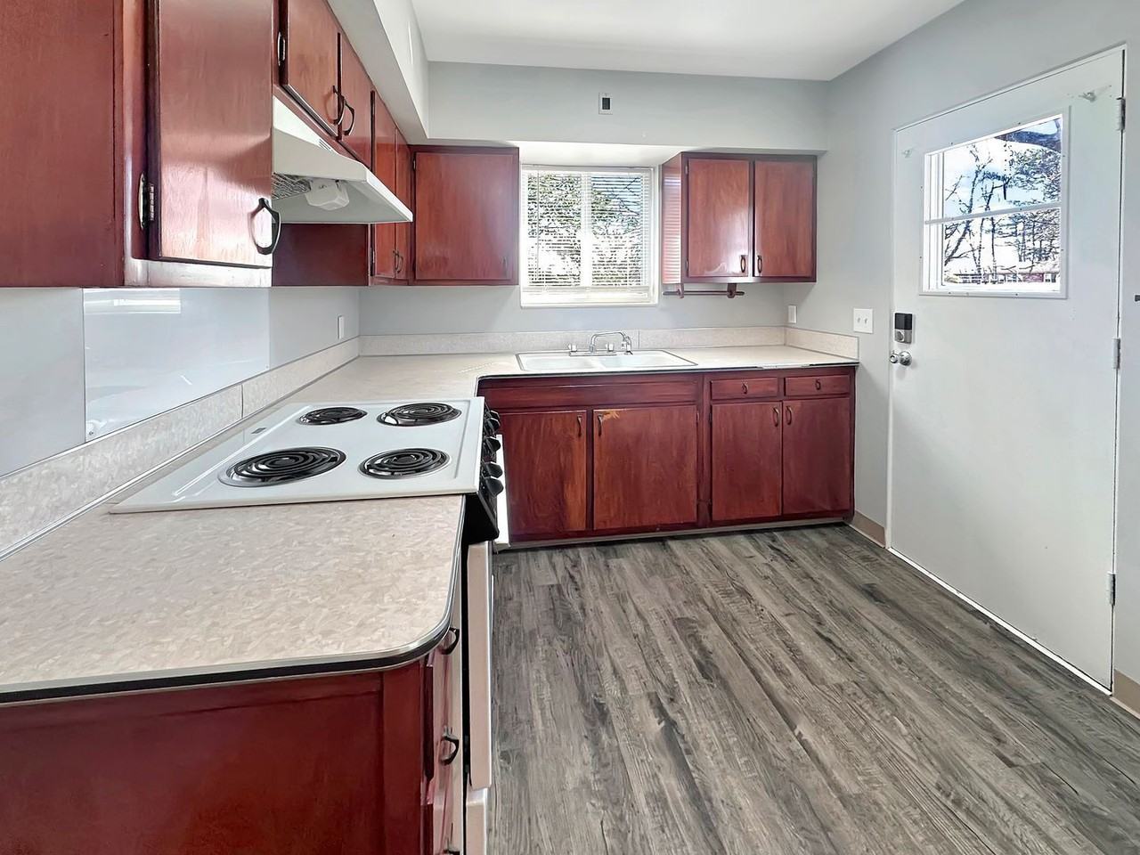 23 Ridgewood St - Photo 2 of 9