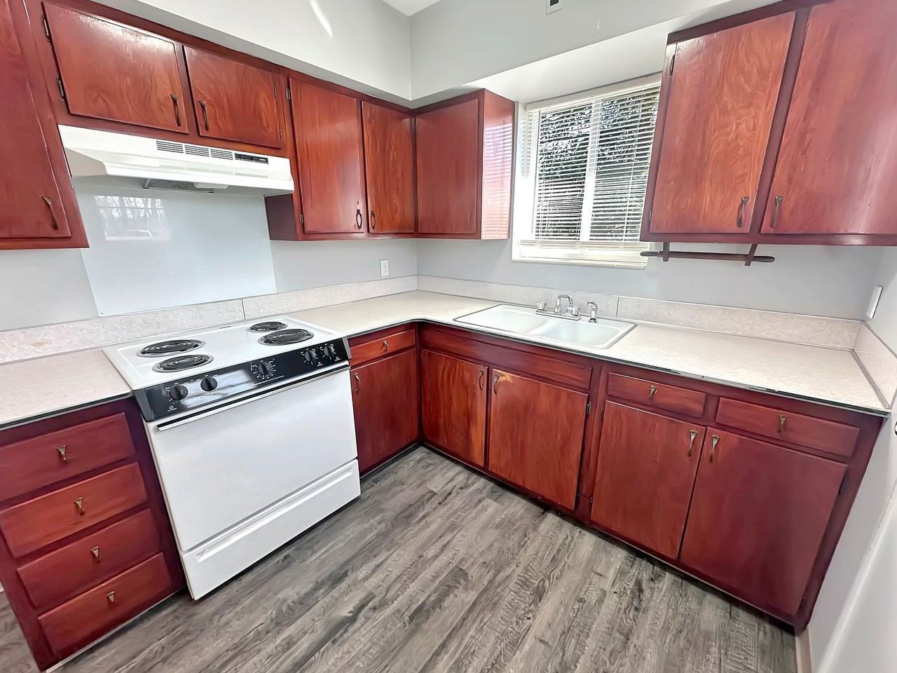 23 Ridgewood St - Photo 3 of 9