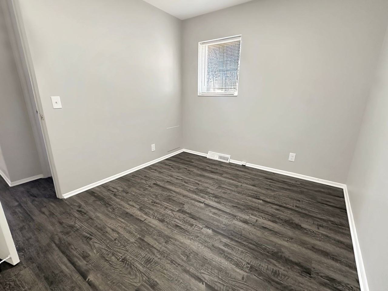 23 Ridgewood St - Photo 7 of 9