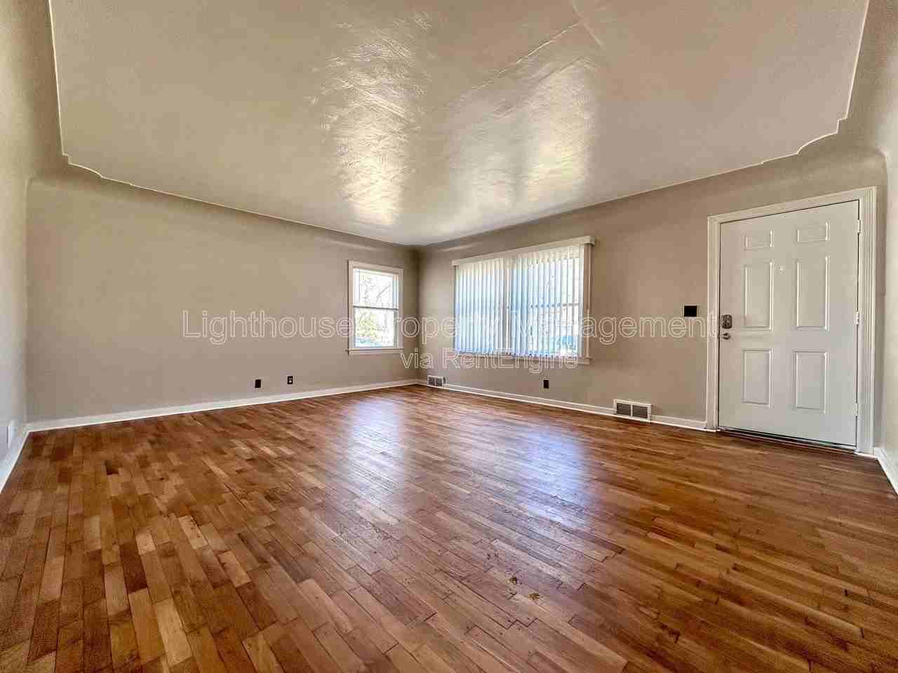 527 Ferndale Ave Nw - Photo 3 of 16