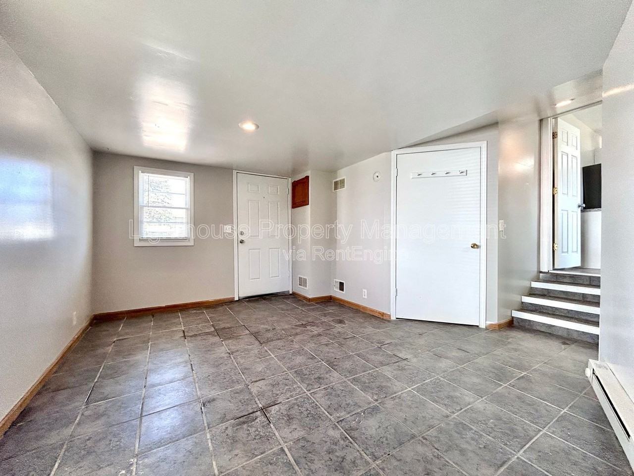 527 Ferndale Ave Nw - Photo 7 of 16