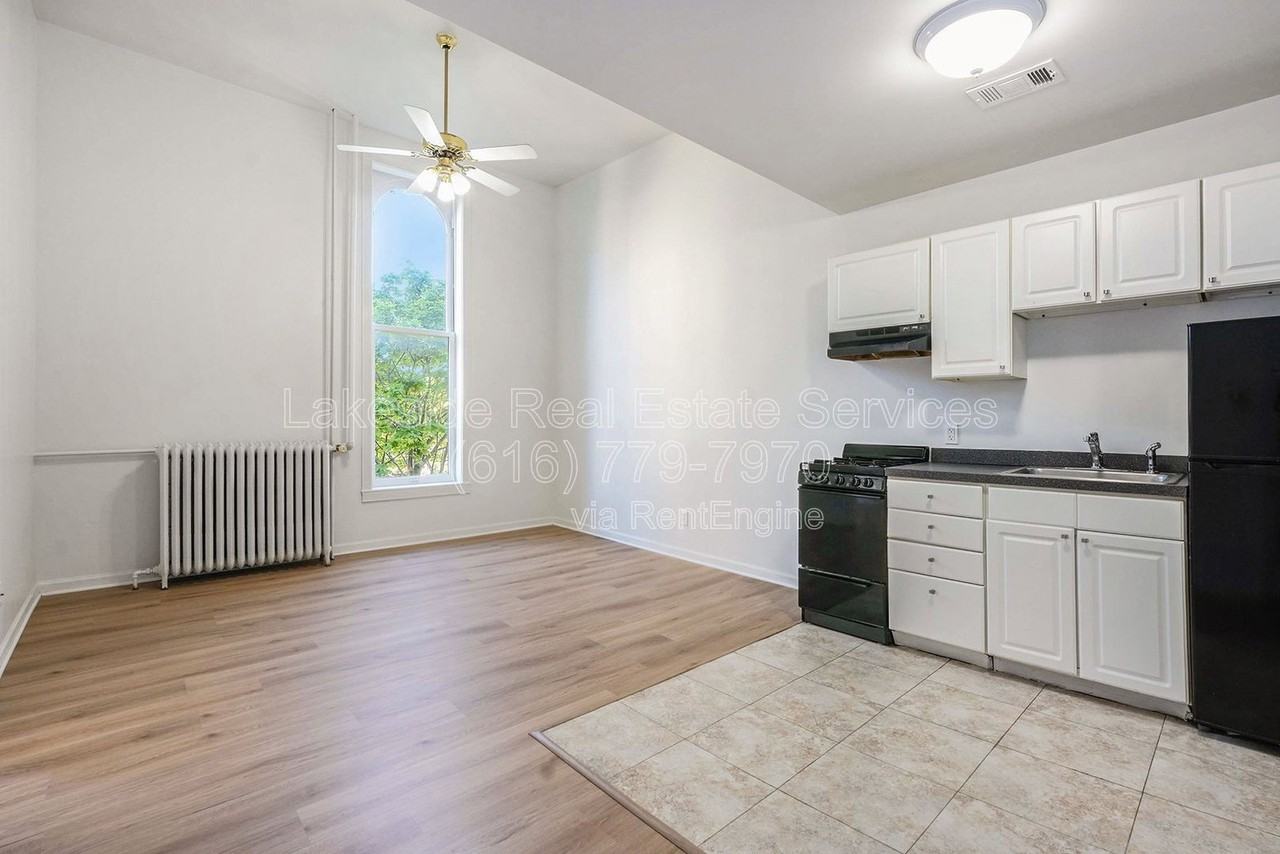 100 Washington Ave #204 - Photo 2 of 14