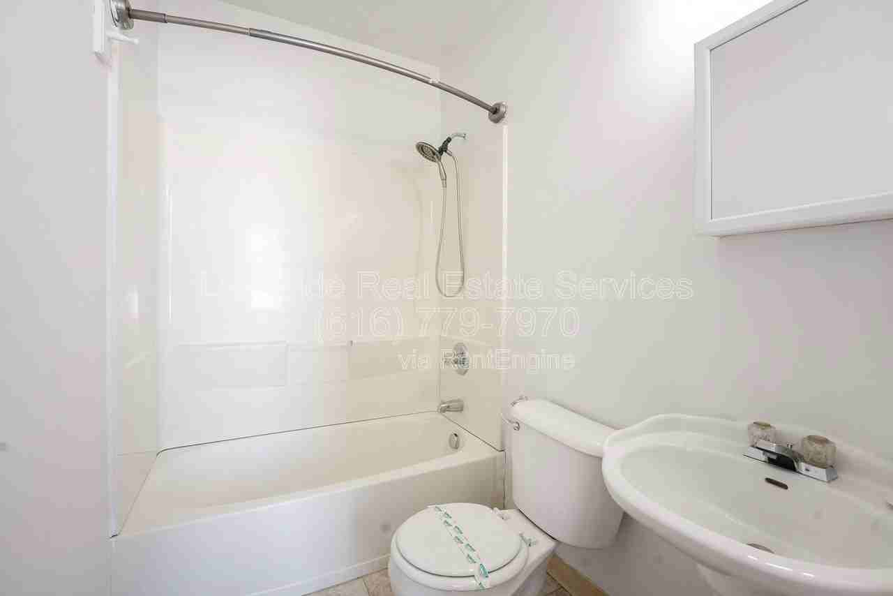 100 Washington Ave #204 - Photo 6 of 14