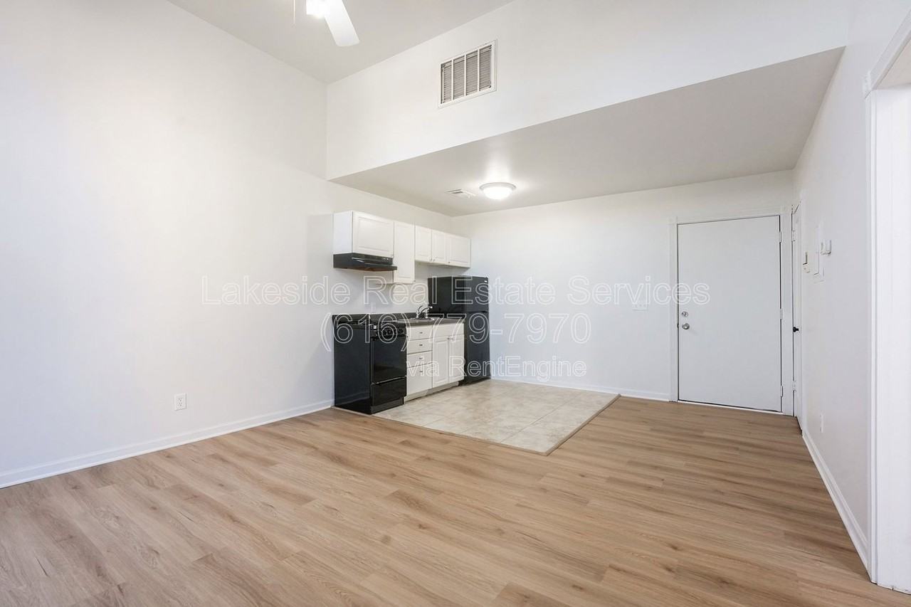 100 Washington Ave #204 - Photo 7 of 14