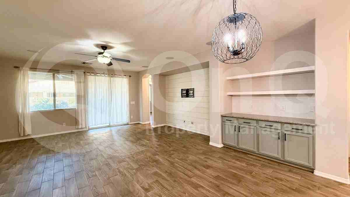 142 W Leatherwood Ave - Photo 3 of 16