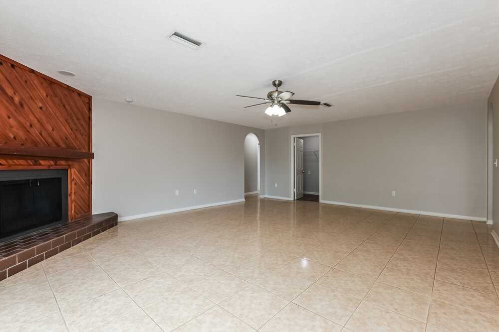 9811 N Connechusett Rd - Photo 5 of 16