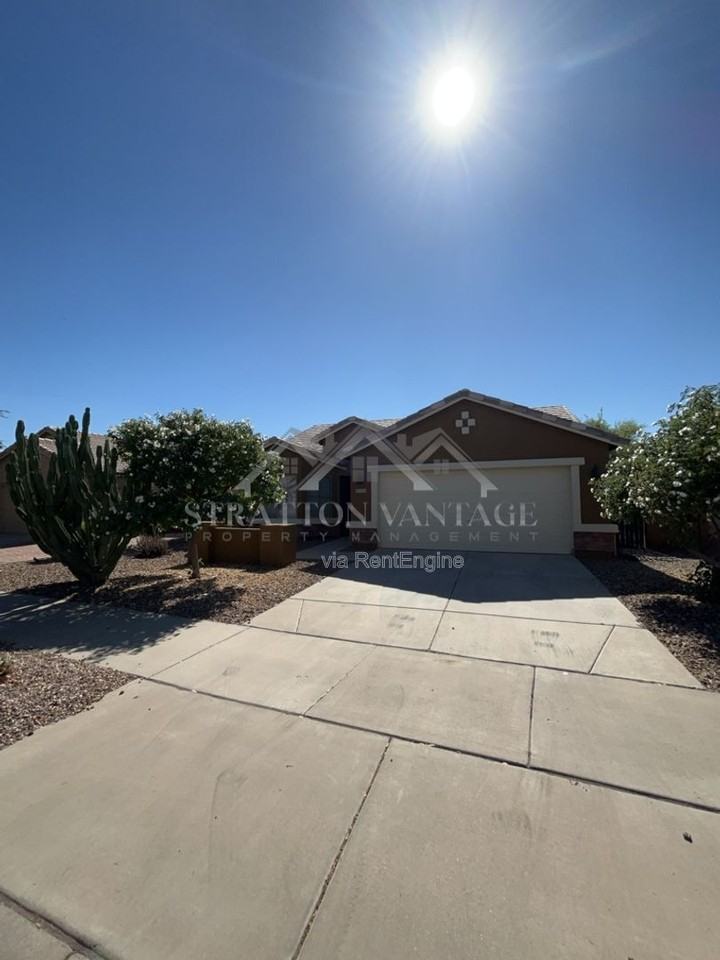 23350 S 221st St - Photo 2 of 20