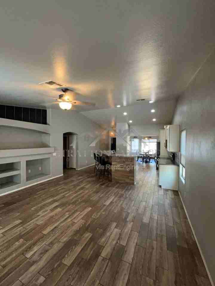 23350 S 221st St - Photo 6 of 20