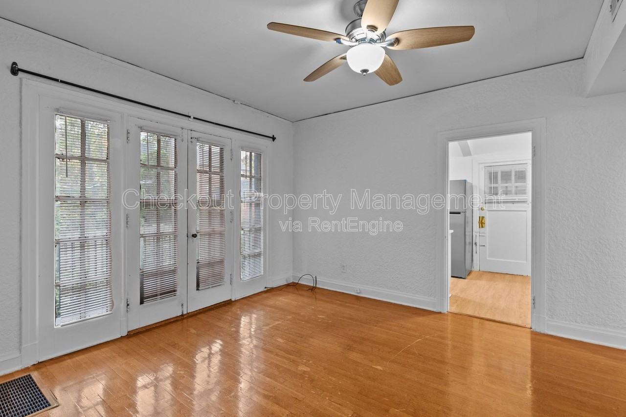 7338 Forsyth Blvd - Photo 3 of 12