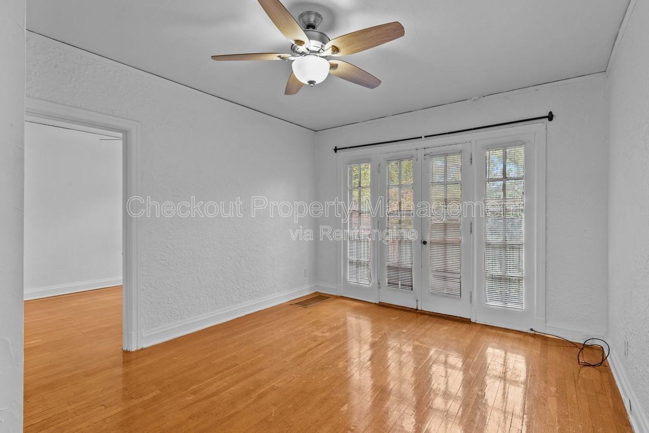 7338 Forsyth Blvd - Photo 5 of 12