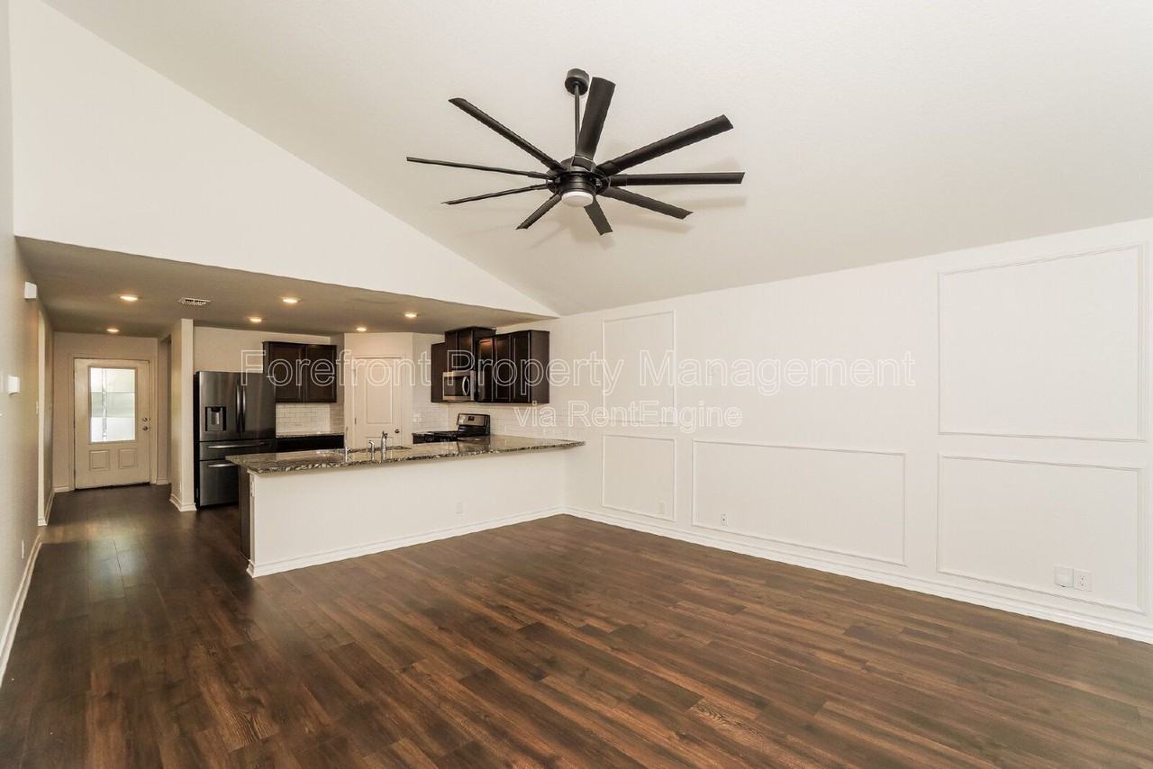 14251 Geyserite Ave - Photo 4 of 21