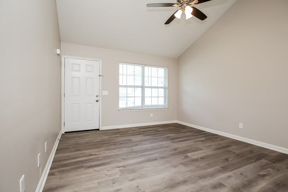 864 Lavergne Ln - Photo 3 of 16