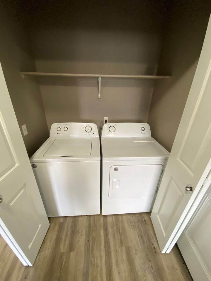 4245 Hawthorne Ave Ne #302 - Photo 4 of 19