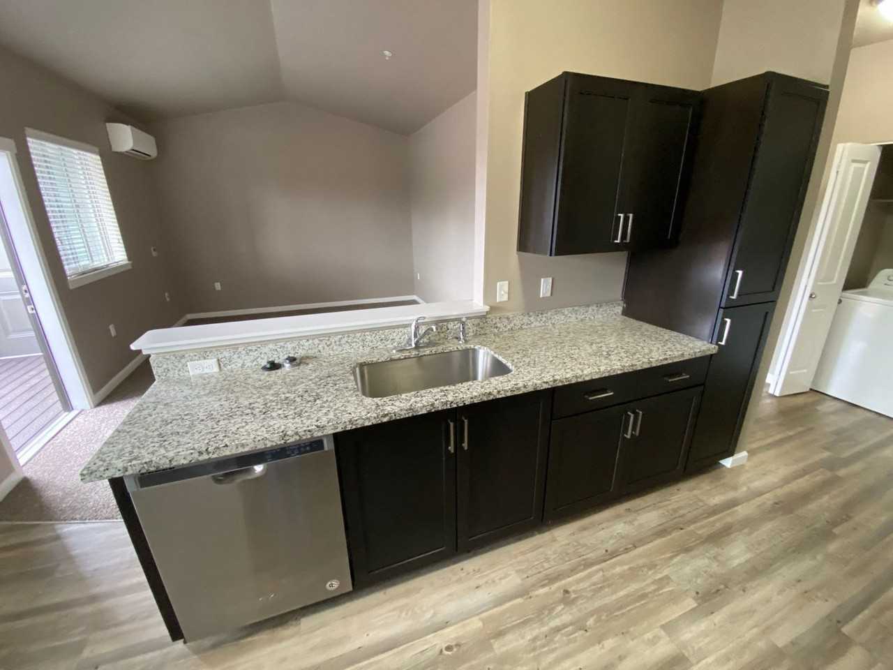 4245 Hawthorne Ave Ne #302 - Photo 6 of 19