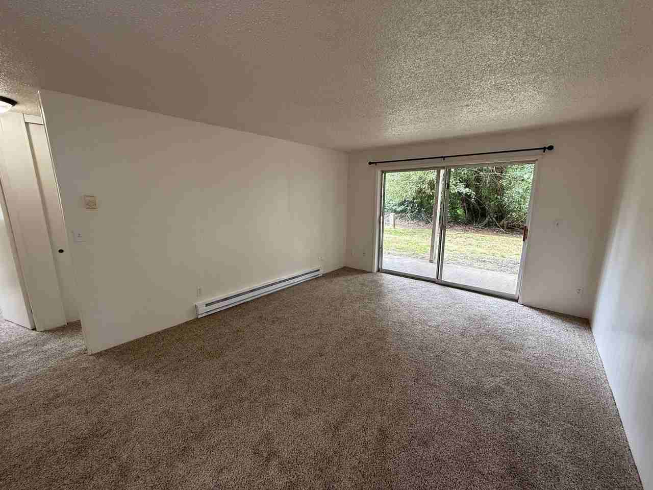 528 Sw Levens St #2 - Photo 3 of 19