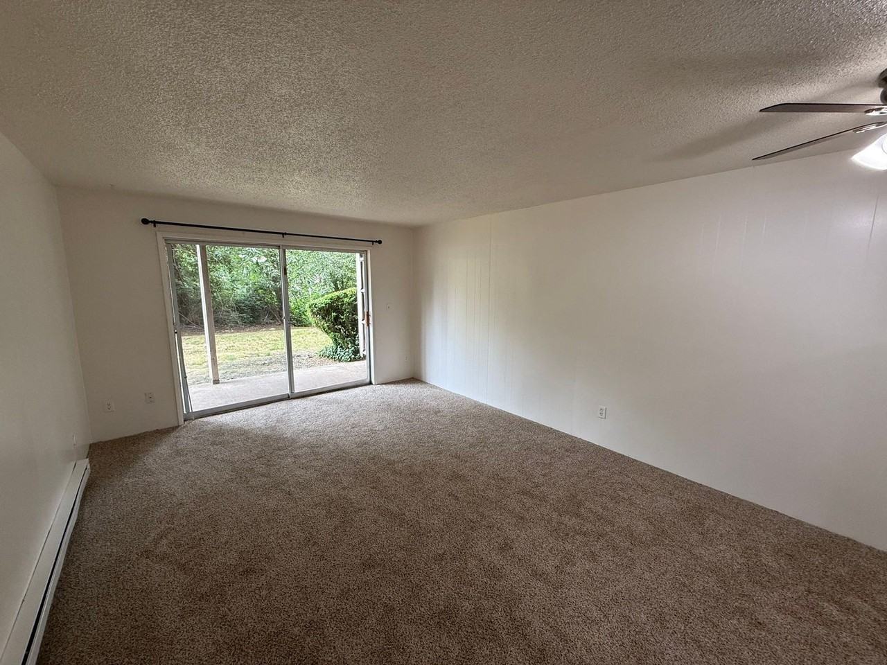 528 Sw Levens St #2 - Photo 4 of 19